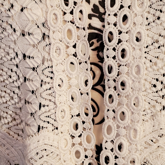 No Boundaries Junior's Vest  EUC - Picture 4 of 6